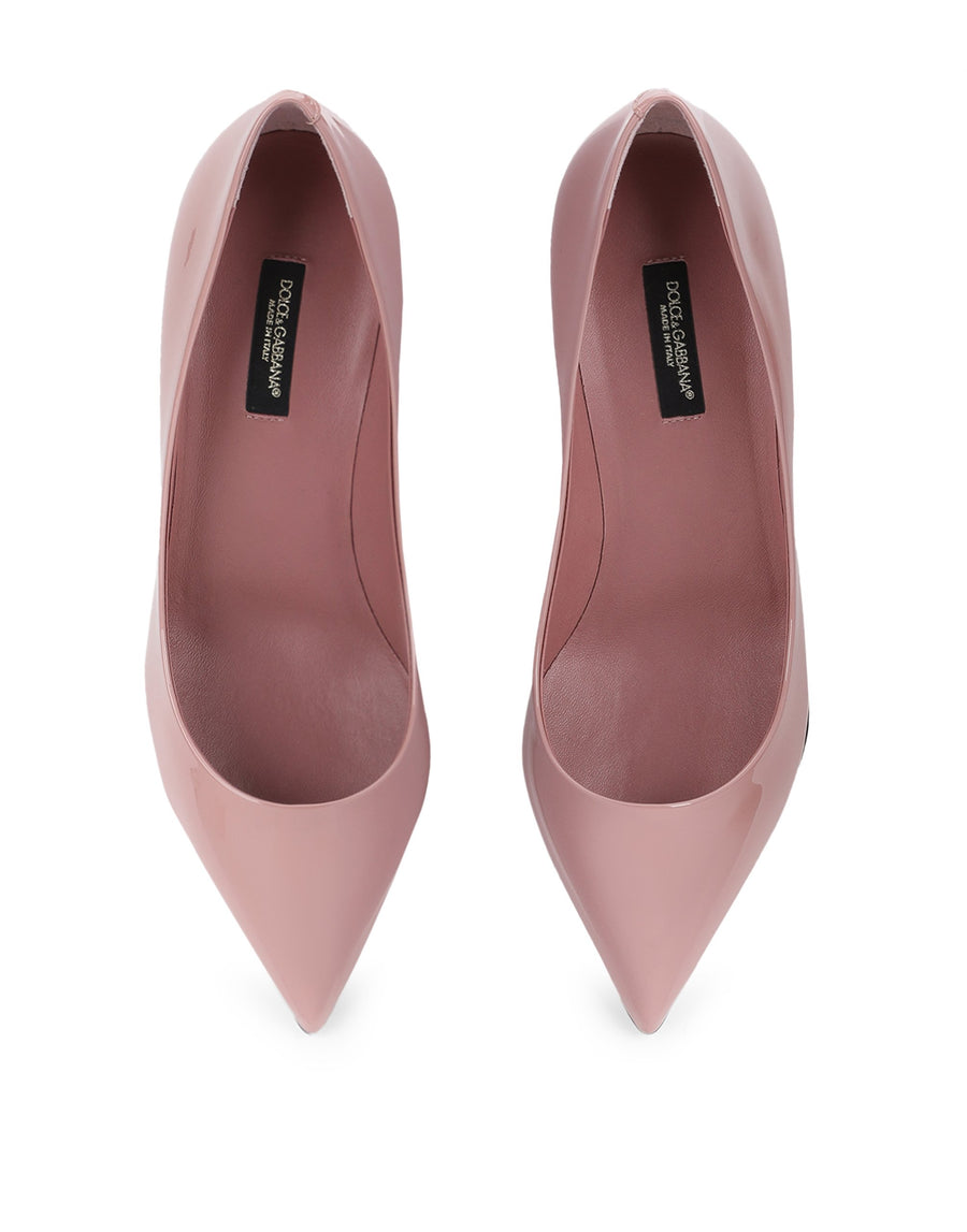 Pointed varnish pumps with medium heel