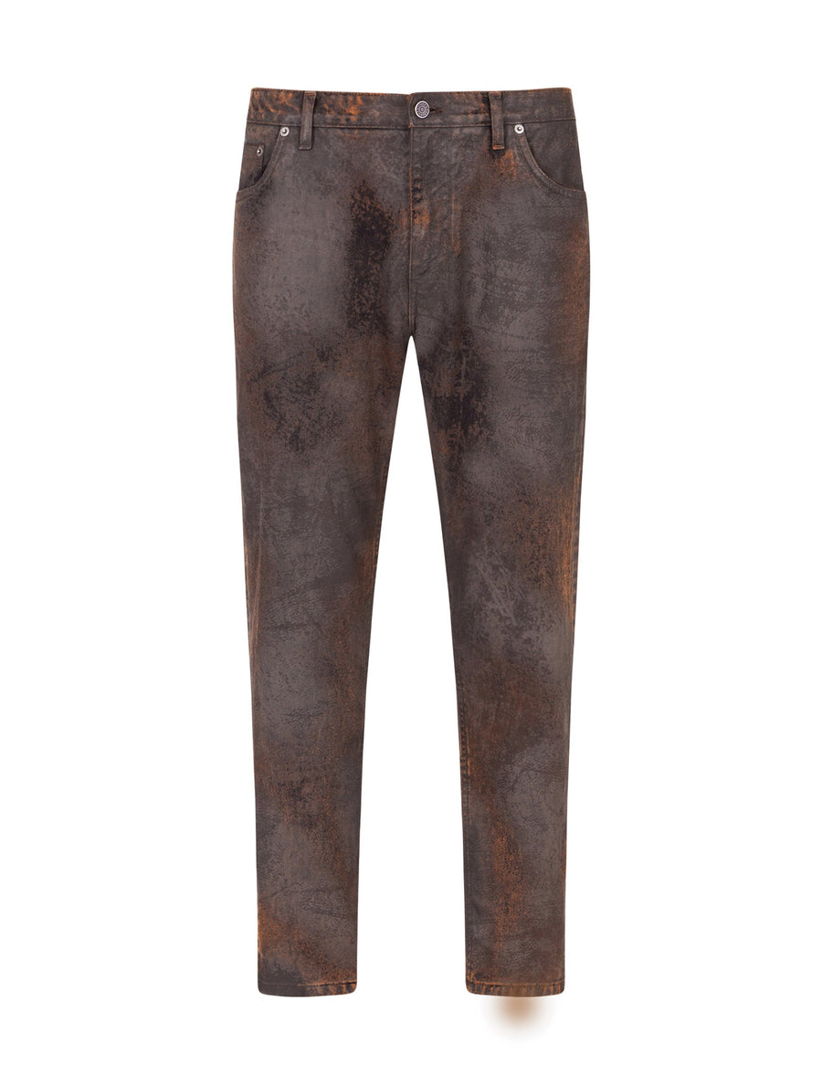 Loose jeans with mud-effect detailing