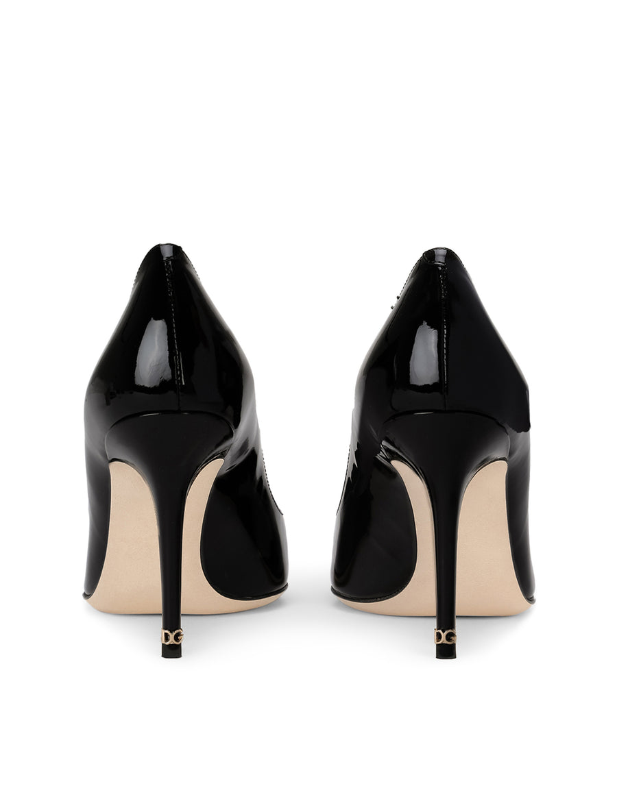 Pointed varnish pumps with medium heel